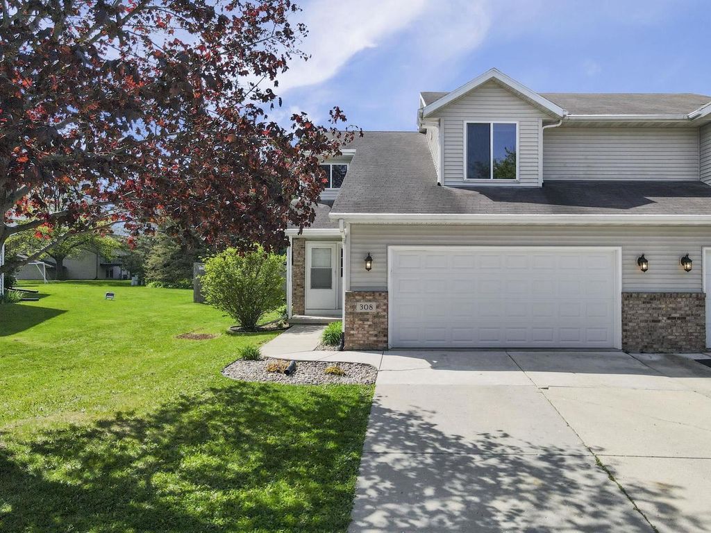 Photo of 308 W Clover LANE, Cottage Grove, WI 53527 (MLS # 2022770)