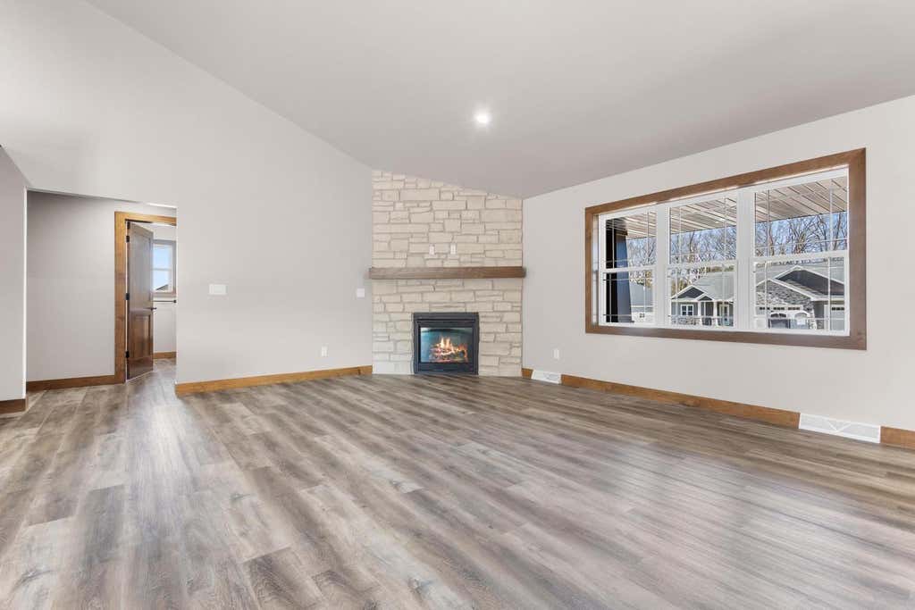 Photo of 6157 Bay Hill COURT, Luxemburg, WI 54217 (MLS # 50331549)