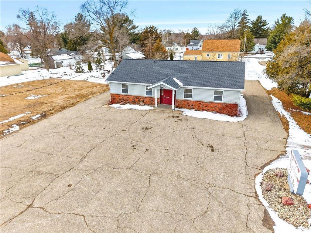 Photo of 1910 7th Street South St #1920 7th Street S, Wisconsin Rapids, WI 54494 (MLS # 22600616)