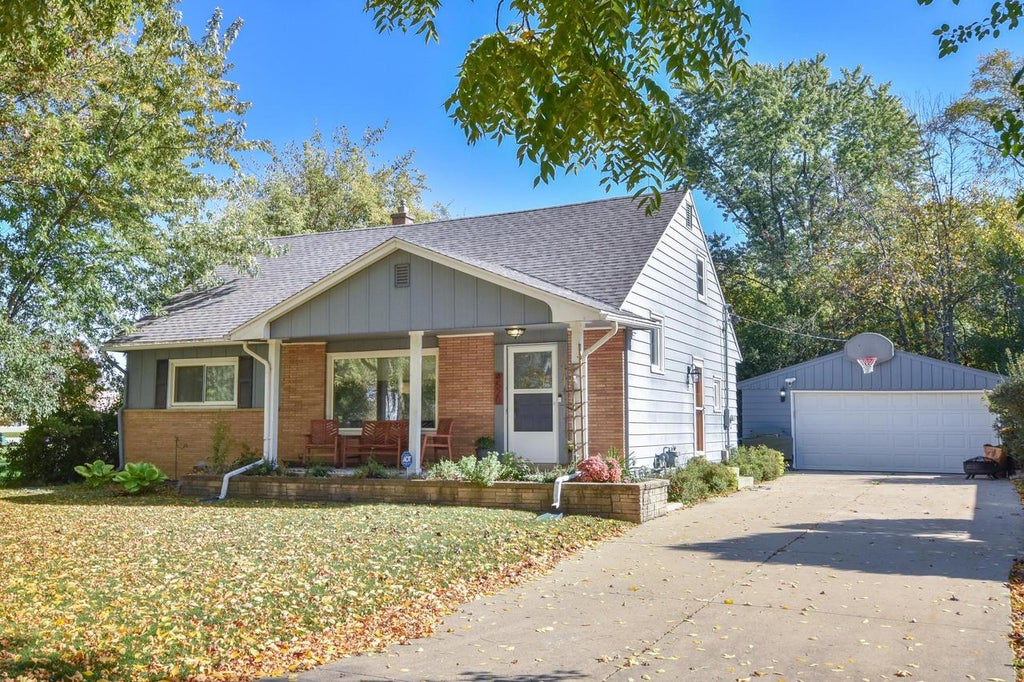 Photo of 4520 N 100th STREET, Wauwatosa, WI 53225 (MLS # 1984693)