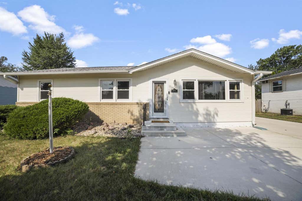 Photo of 2348 Pioneer DRIVE, Beloit, WI 53511 (MLS # 2029866)