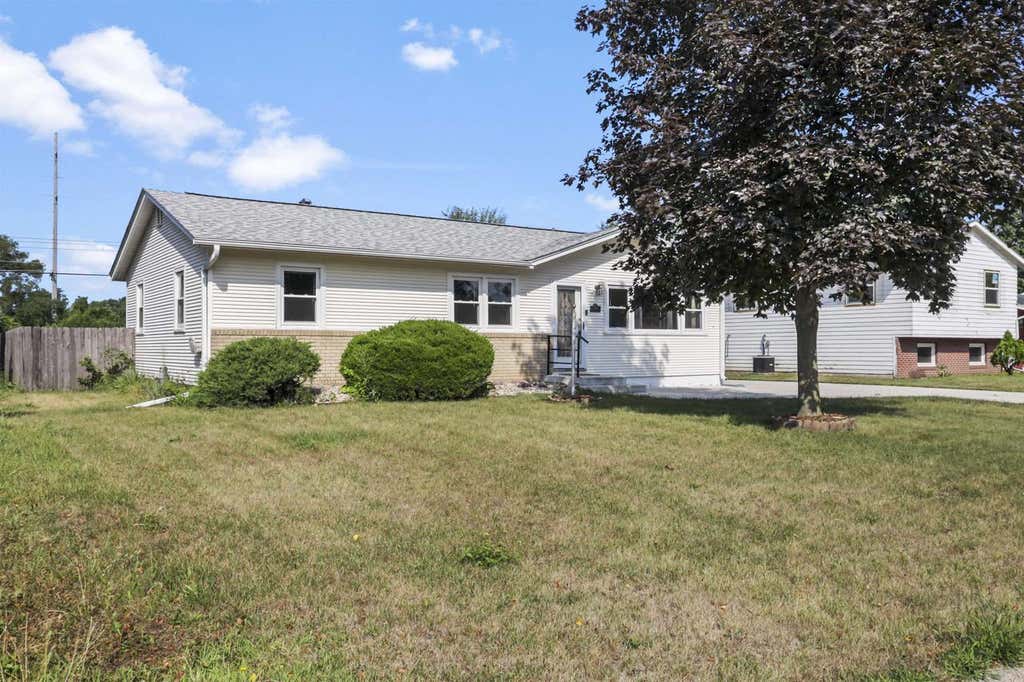 Photo of 2348 Pioneer DRIVE, Beloit, WI 53511 (MLS # 2029866)