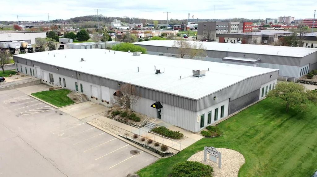 Photo of 2211 Eagle DRIVE, Middleton, WI 53562 (MLS # 2018655)