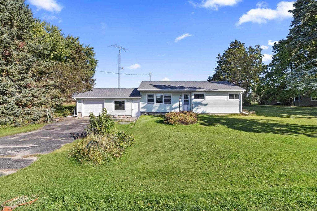 Photo of W11319 Rose Eld ROAD, Rosendale, WI 54971 (MLS # 50333561)