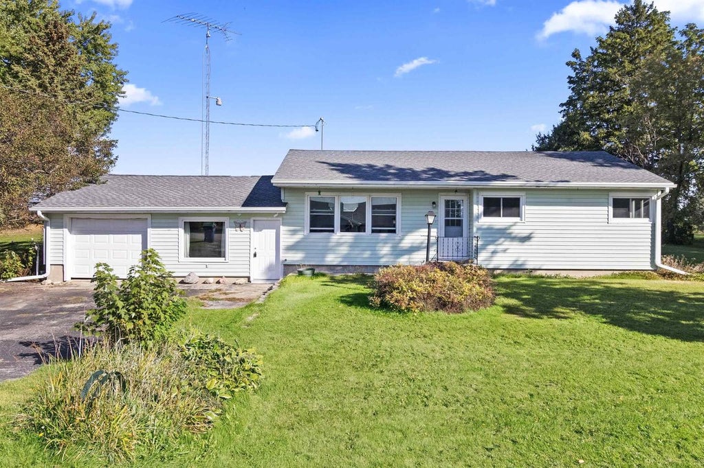Photo of W11319 Rose Eld ROAD, Rosendale, WI 54971 (MLS # 50333561)