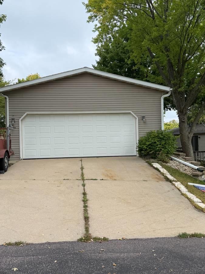 Photo of 38 Apple Hill DRIVE, Blue Mounds, WI 53517 (MLS # 2033681)