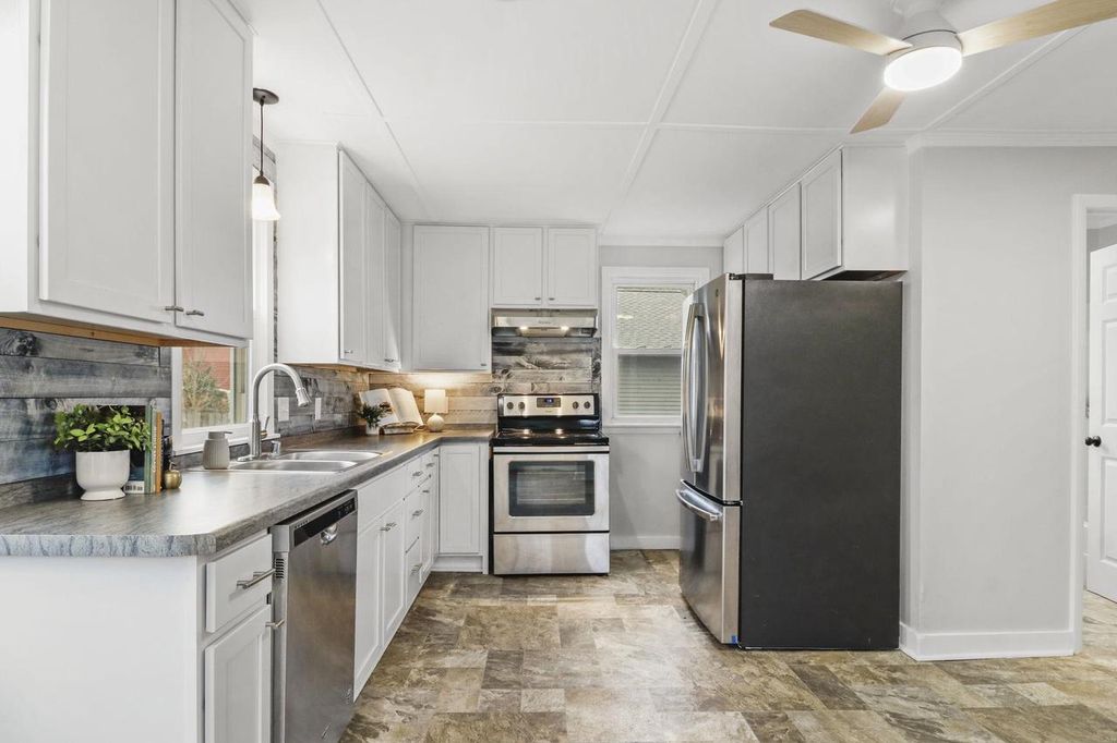 Photo of 5643 Lacy ROAD, Fitchburg, WI 53711 (MLS # 2014571)