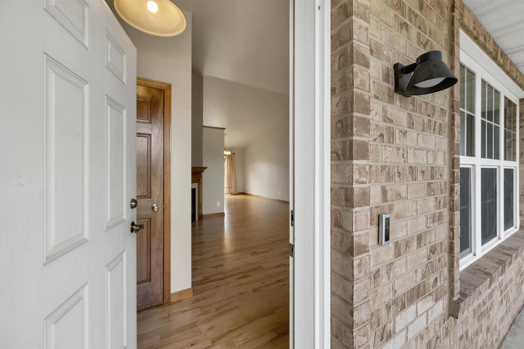 Photo of 2352 Oak Ridge CIRCLE, De Pere, WI 54115 (MLS # 50332121)