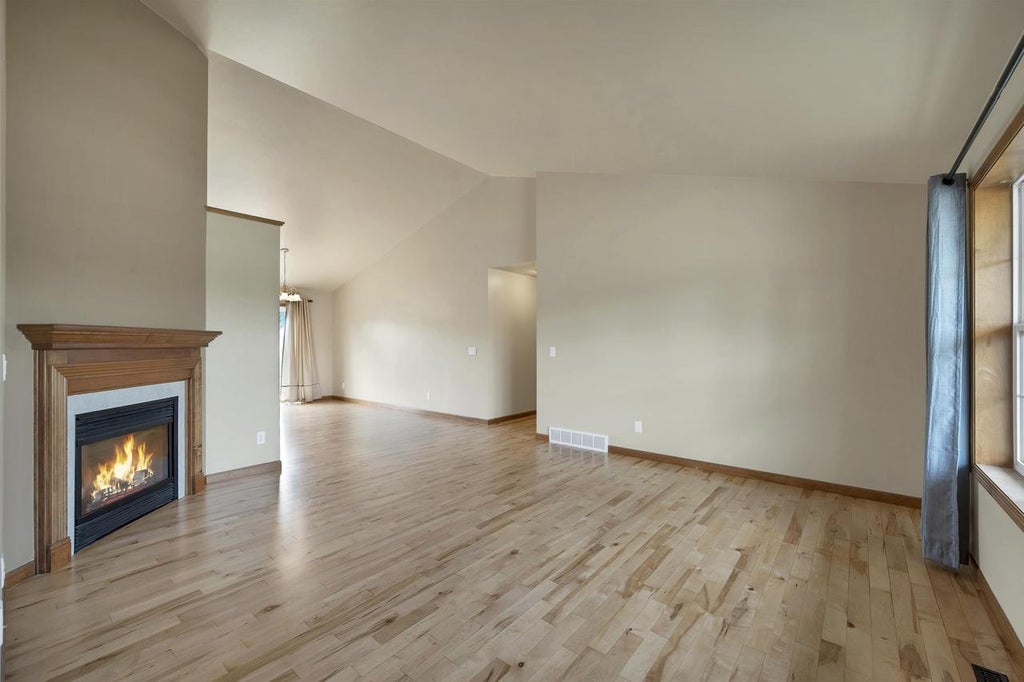 Photo of 2352 Oak Ridge CIRCLE, De Pere, WI 54115 (MLS # 50332121)