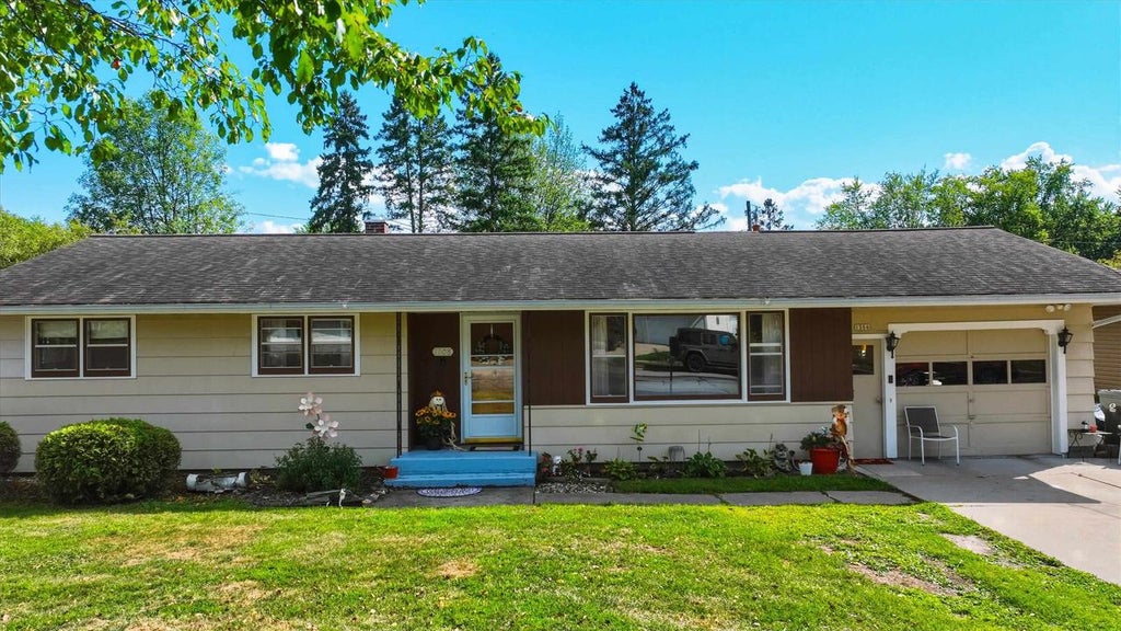 Photo of 1308 E 17th STREET, Marshfield, WI 54449 (MLS # 22604231)