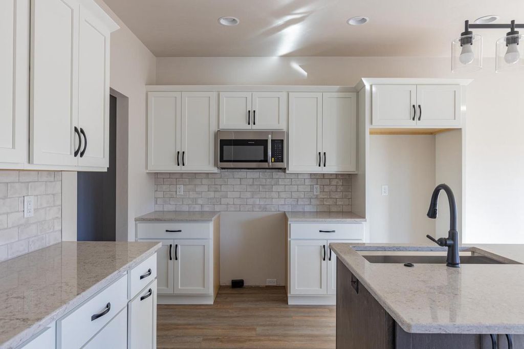 Photo of 1009 Lotus TRAIL, Menasha, WI 54952 (MLS # 50323154)