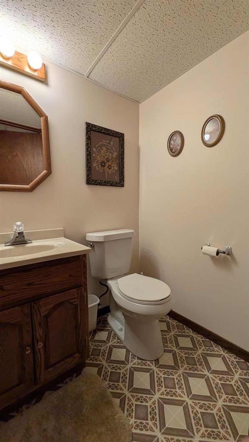 Photo of 4537 Oaktree COURT, Manitowoc, WI 54220 (MLS # 50326459)