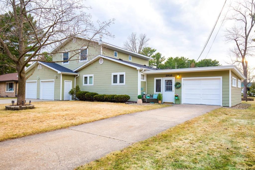 Photo of 2910 5th Street South St, Wisconsin Rapids, WI 54494 (MLS # 22601563)