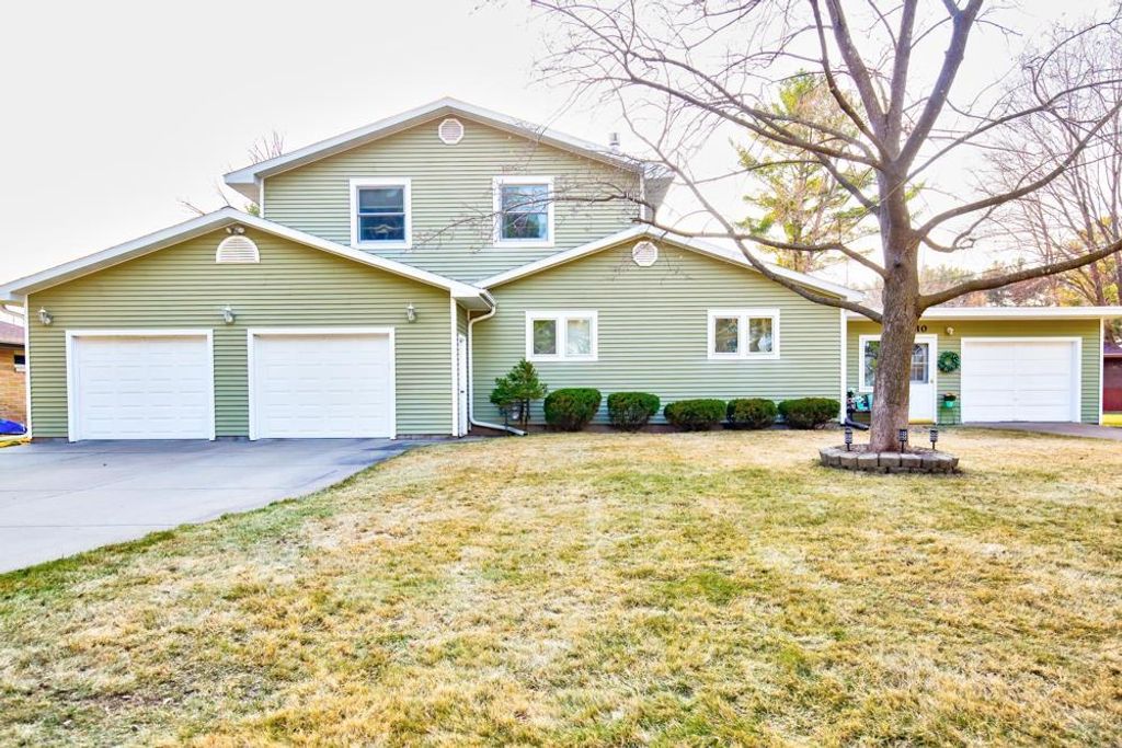 Photo of 2910 5th Street South St, Wisconsin Rapids, WI 54494 (MLS # 22601563)