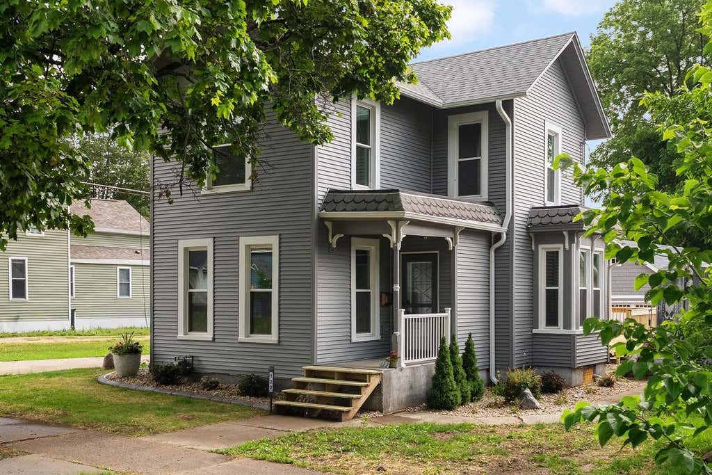 Photo of 122 S 1st STREET, Evansville, WI 53536 (MLS # 2022347)