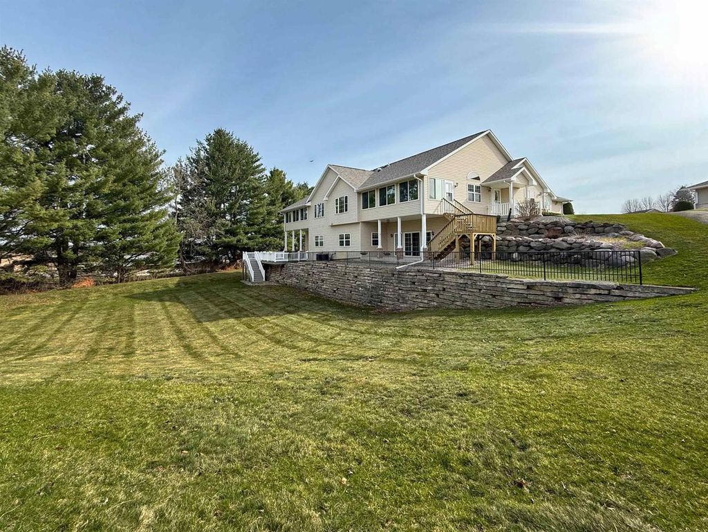 Photo of 128 Summit COURT, Columbus, WI 53925 (MLS # 2020494)