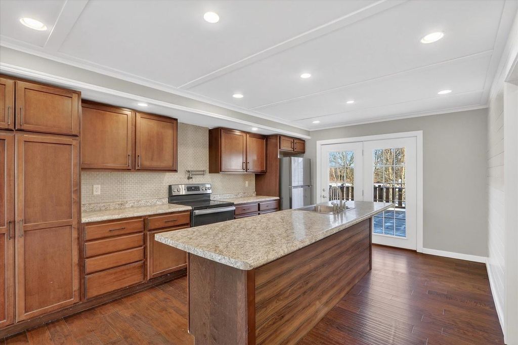 Photo of 428 W Delavan DRIVE, Janesville, WI 53546 (MLS # 2014493)