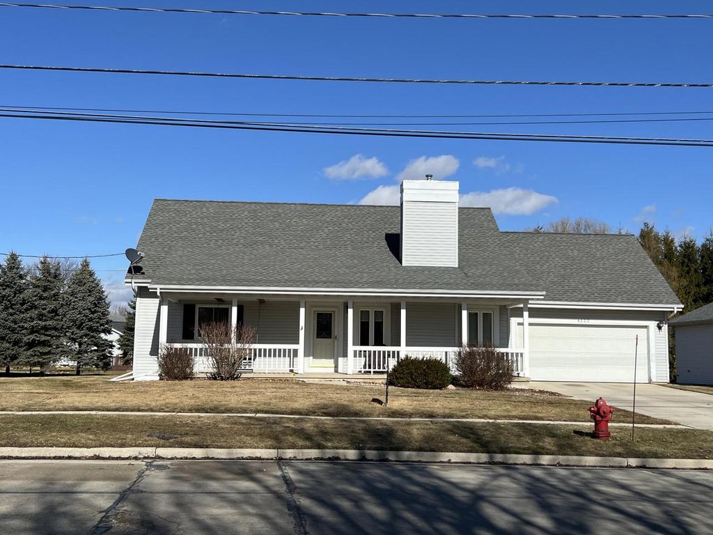 Photo of 4322 Menasha AVENUE, Manitowoc, WI 54220 (MLS # 1946832)