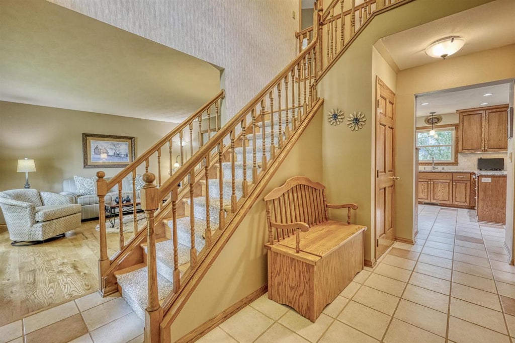 Photo of 412 Bonnie ROAD, Cottage Grove, WI 53527 (MLS # 2032086)