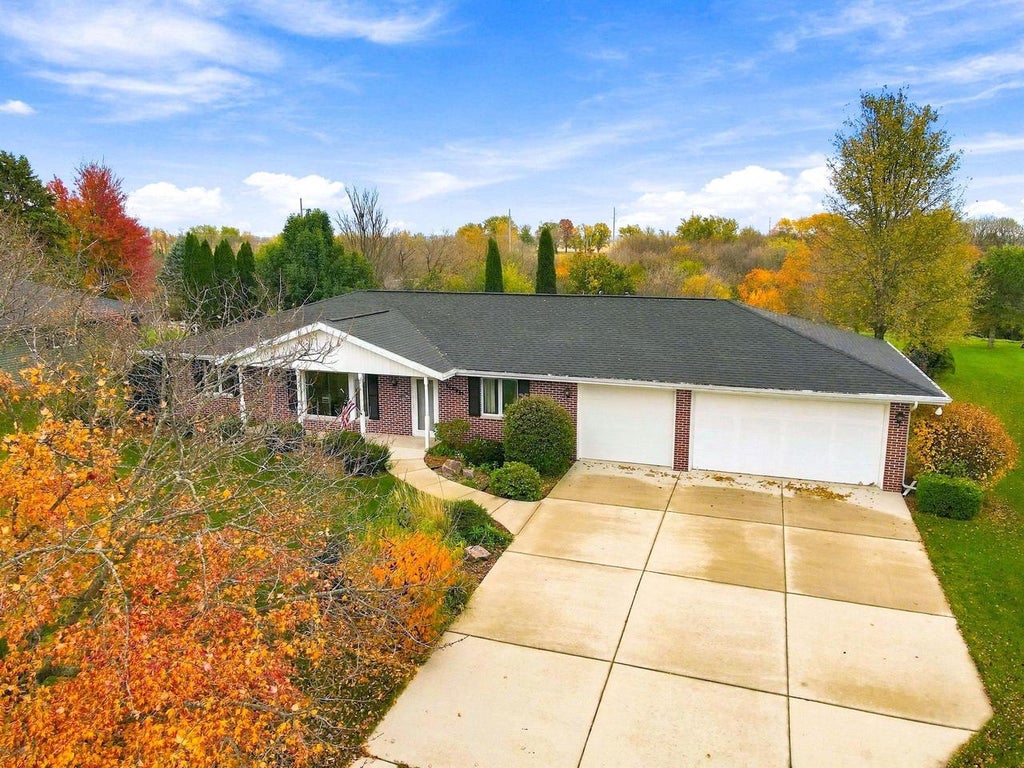 Photo of 4546 Hearthridge DRIVE, Janesville, WI 53546 (MLS # 2035667)