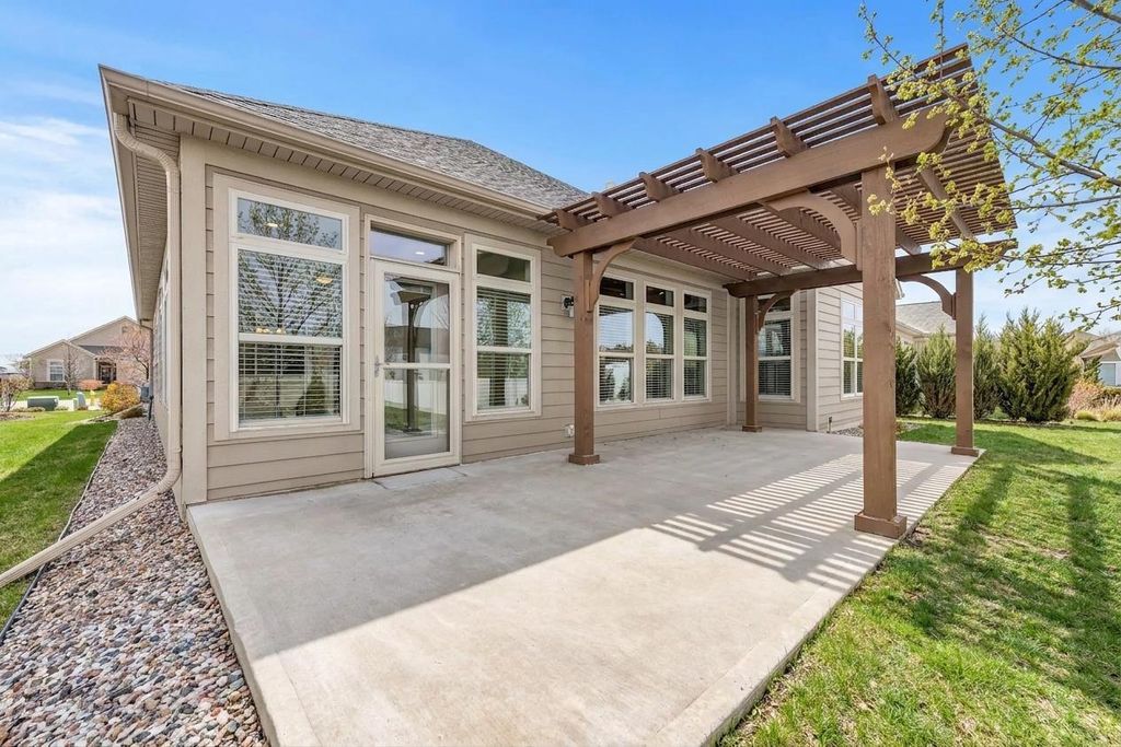 Photo of 210 N Bedford ROAD, Green Bay, WI 54311 (MLS # 50320084)