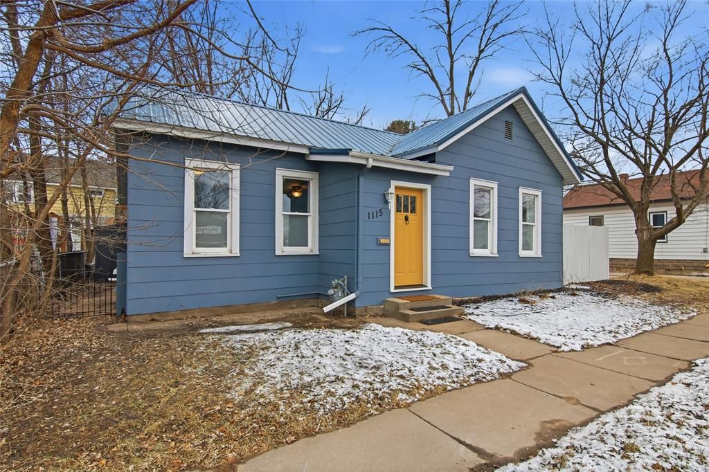 Photo of 1115 Birch STREET, Eau Claire, WI 54703 (MLS # 1599174)