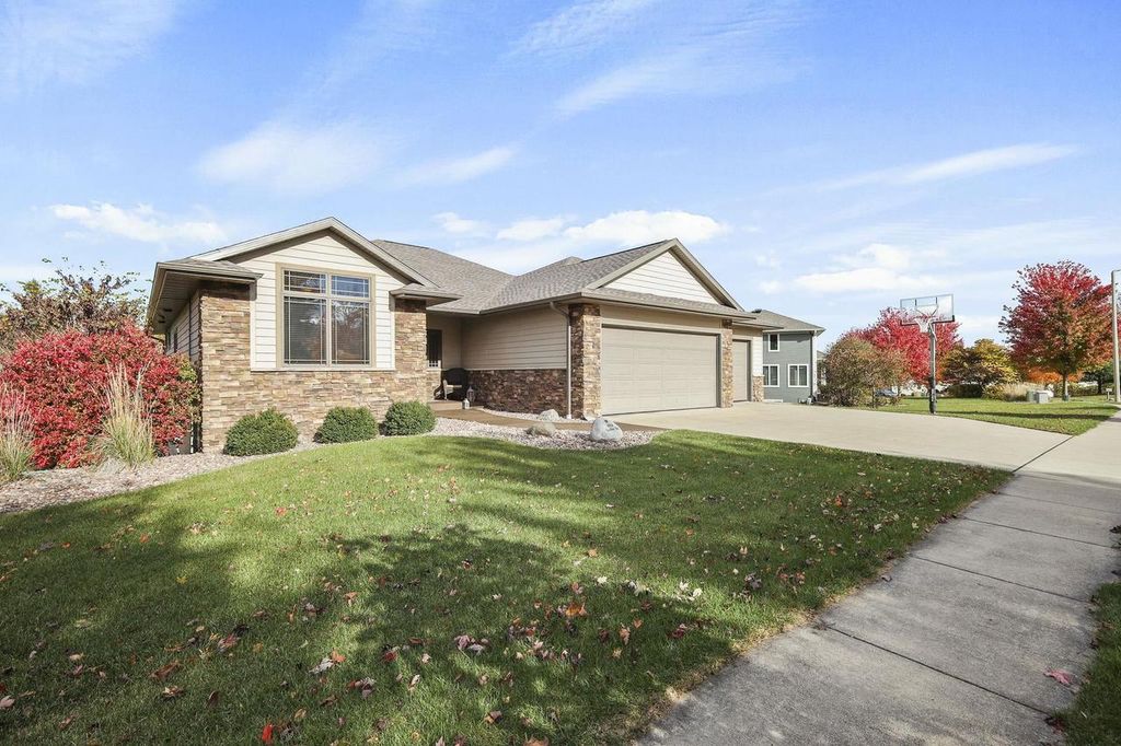 Photo of 1154 Leslie DRIVE, Edgerton, WI 53534 (MLS # 2011411)