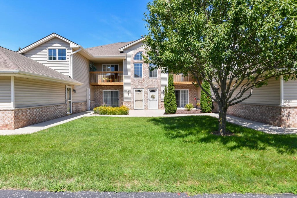 Photo of 3016 Meyer COURT #6, Mount Pleasant, WI 53406 (MLS # 1975218)