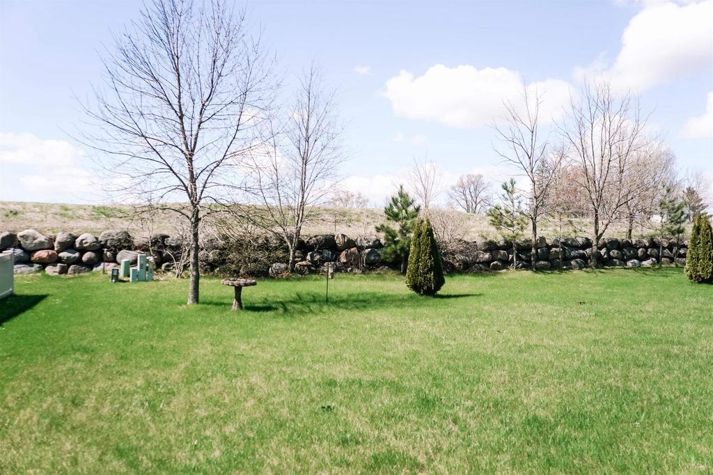 Photo of 136 Community DRIVE, Fall River, WI 53932 (MLS # 2020875)