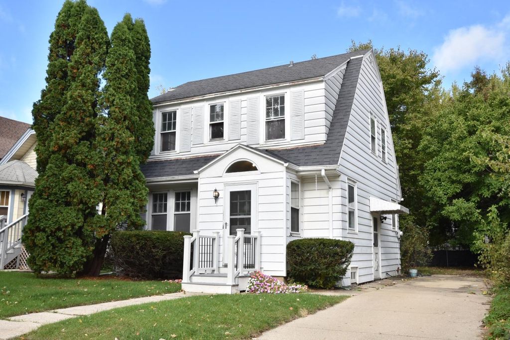 Photo of 8308 Gridley AVENUE, Wauwatosa, WI 53213 (MLS # 1940621)