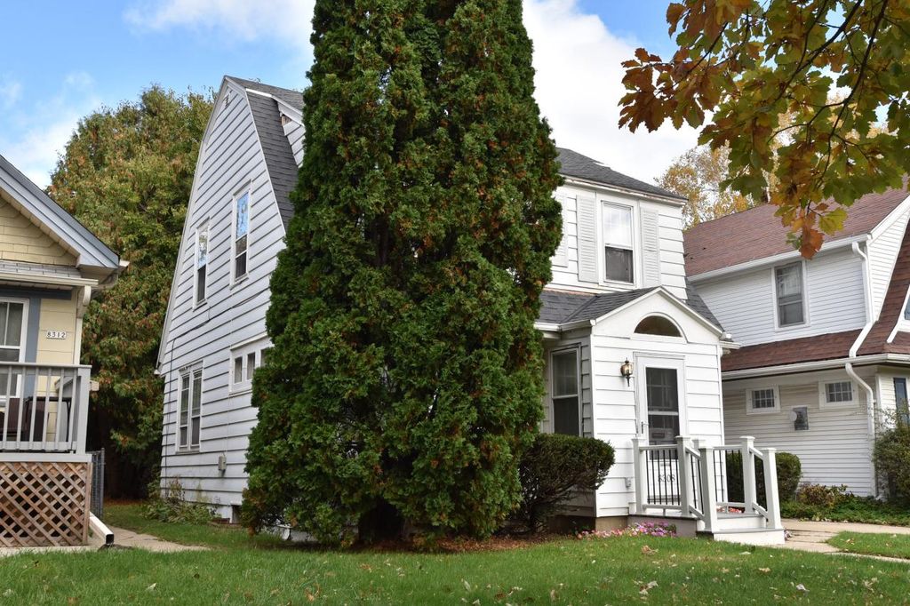 Photo of 8308 Gridley AVENUE, Wauwatosa, WI 53213 (MLS # 1940621)