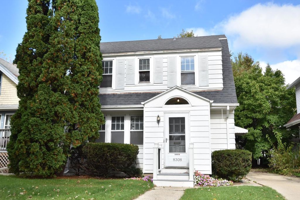 Photo of 8308 Gridley AVENUE, Wauwatosa, WI 53213 (MLS # 1940621)