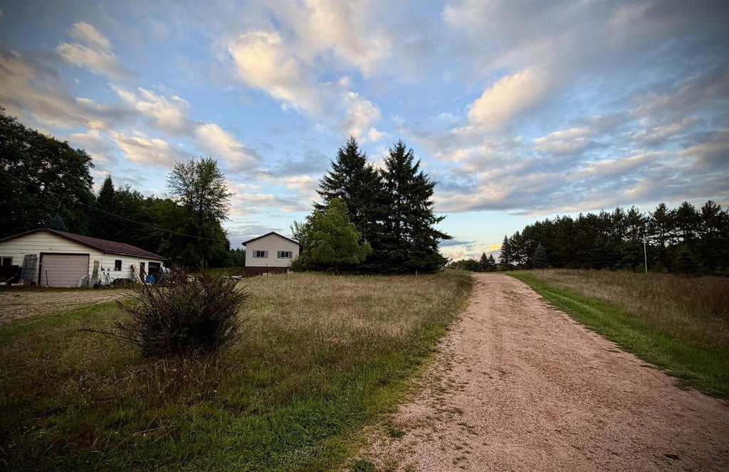 Photo of 428 Shady Oak LANE, Stevens Point, WI 54481 (MLS # 22604233)