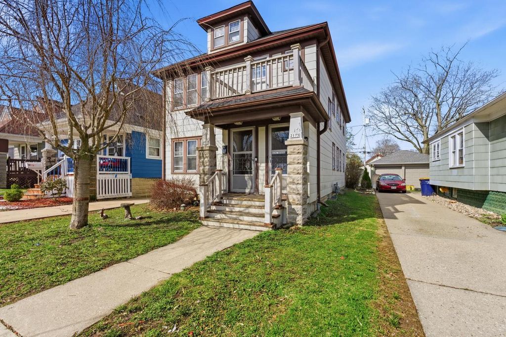 Photo of 2175 S 89th STREET #2177, West Allis, WI 53227 (MLS # 1957287)