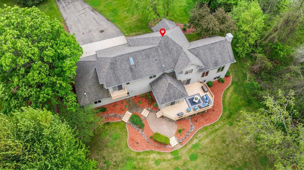 Photo of W8678 Hillview ROAD, Hortonville, WI 54944 (MLS # 50325816)