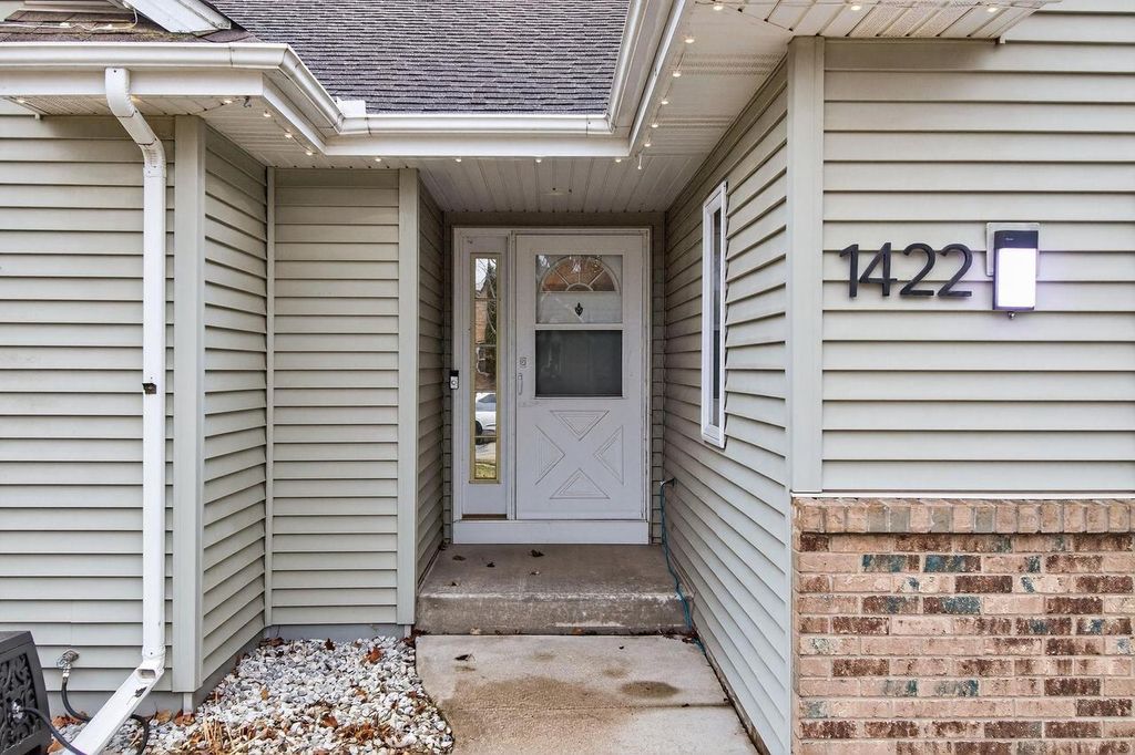 Photo of 1422 Goldenrod CIRCLE, West Bend, WI 53095 (MLS # 50326220)