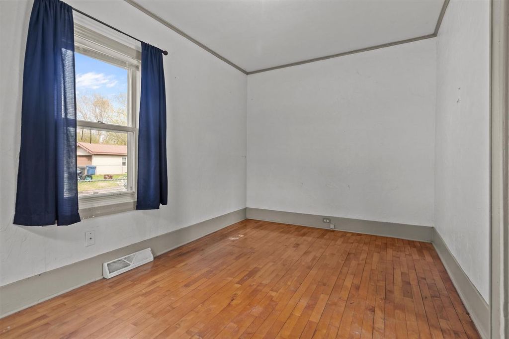 Photo of 120 Allen AVENUE, Oshkosh, WI 54901 (MLS # 50324231)