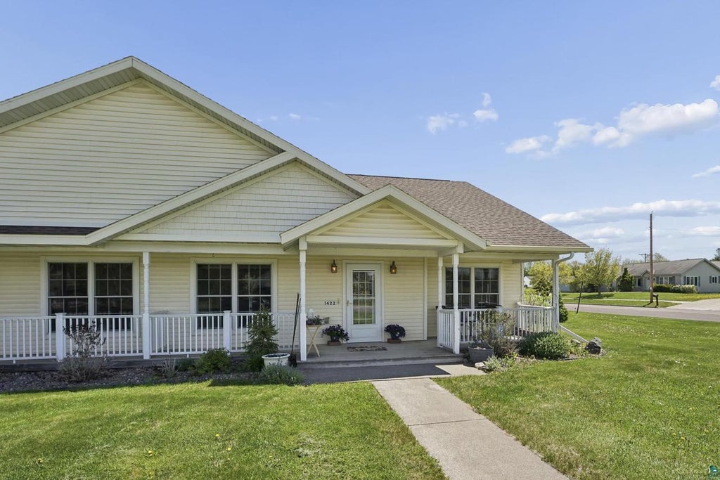Photo of 1422 New York AVENUE, Superior, WI 54880 (MLS # 6125768)