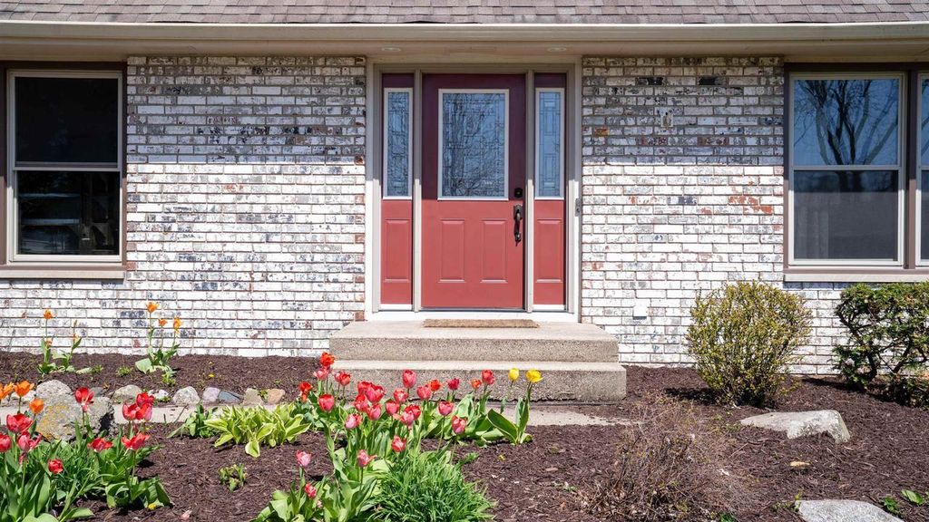 Photo of 307 7th STREET, Waunakee, WI 53597 (MLS # 2021487)
