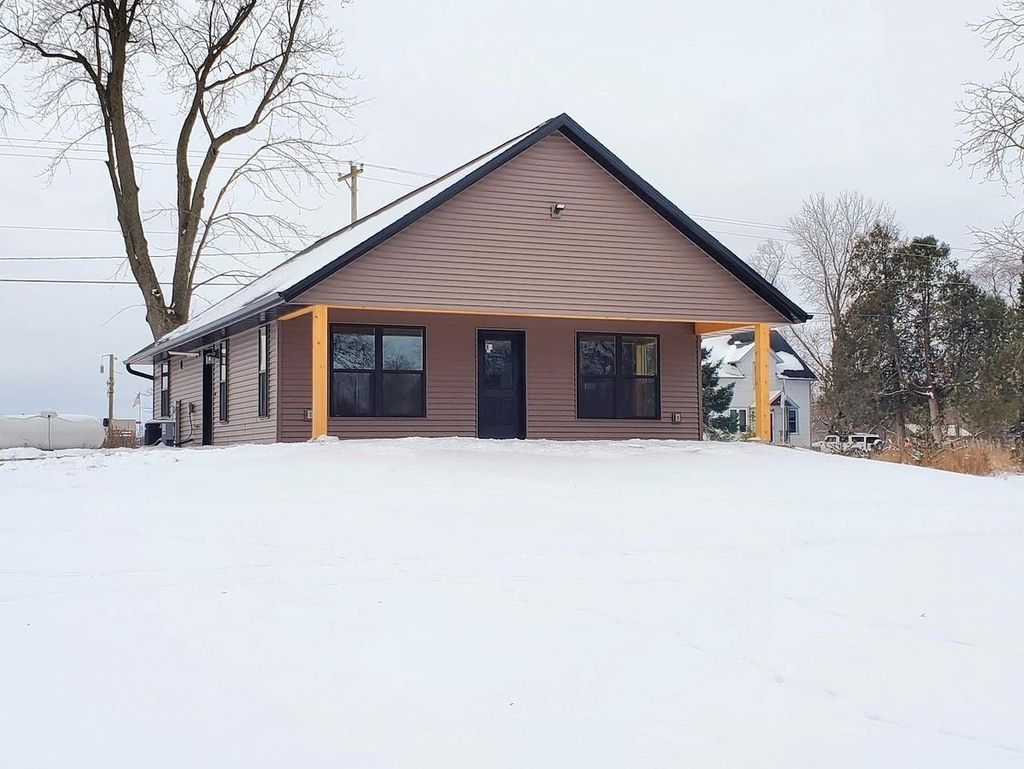 Photo of 247 E Madison STREET, Clintonville, WI 54929 (MLS # 50319006)