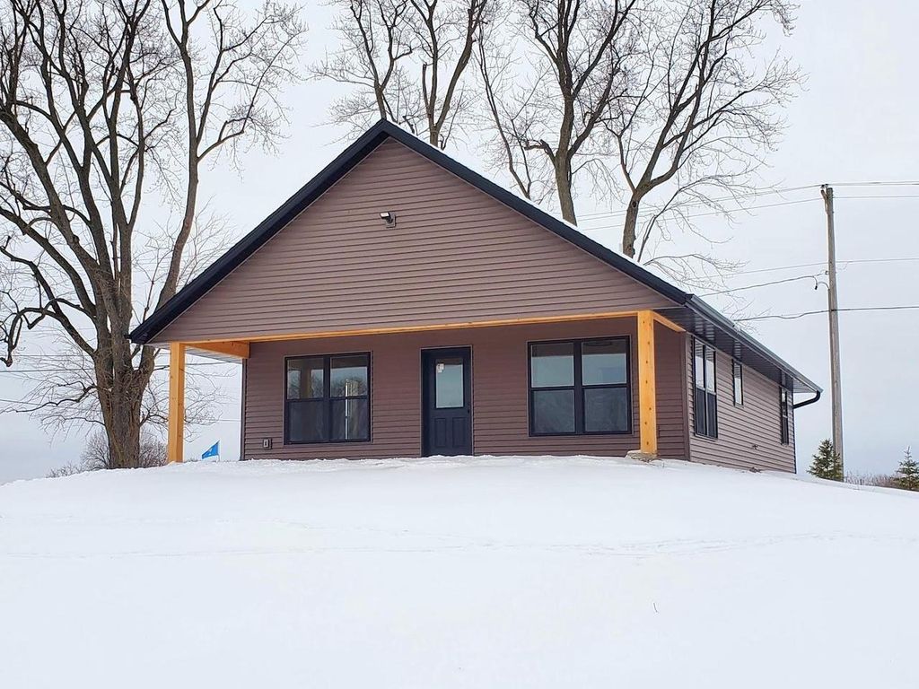 Photo of 247 E Madison STREET, Clintonville, WI 54929 (MLS # 50319006)