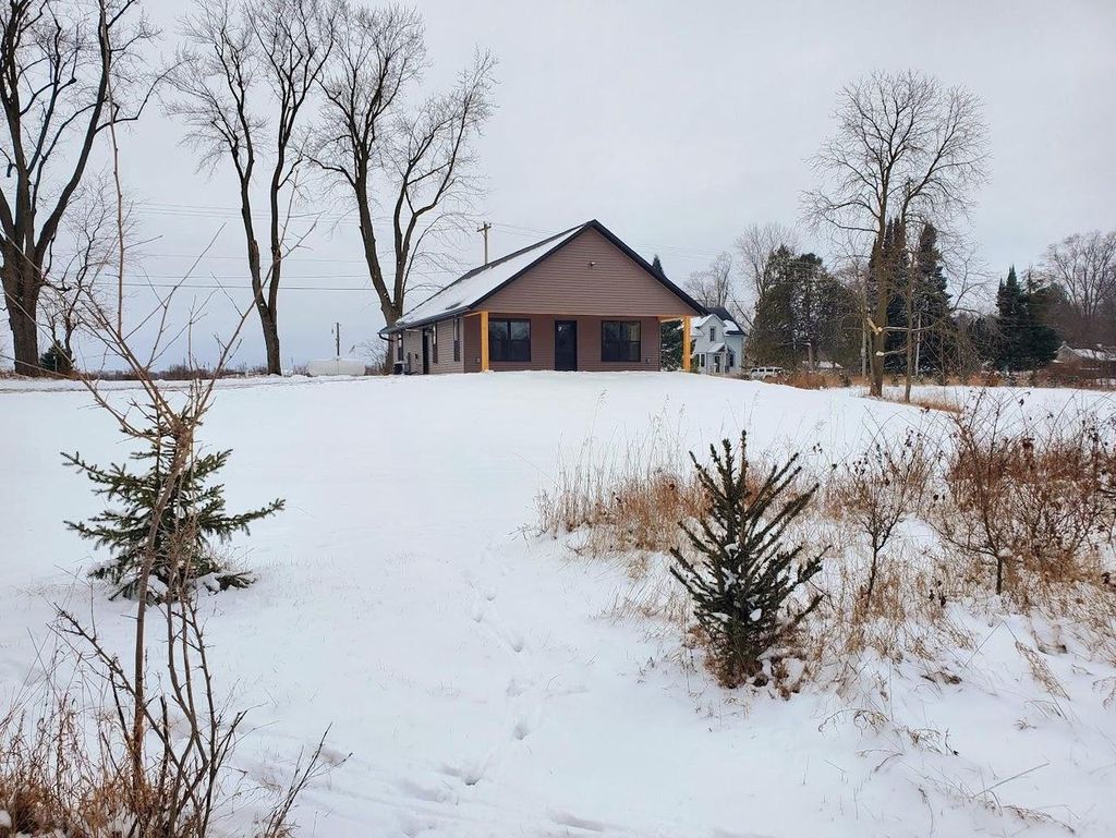 Photo of 247 E Madison STREET, Clintonville, WI 54929 (MLS # 50319006)