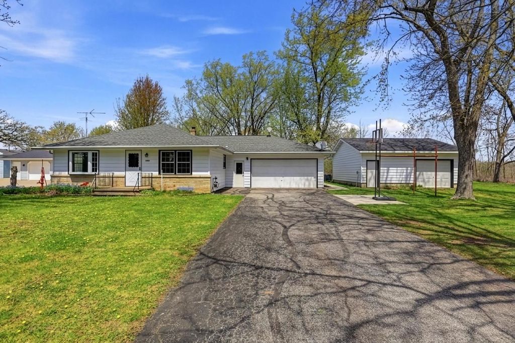 Photo of 3288 Oakridge ROAD, Neenah, WI 54956 (MLS # 50324877)