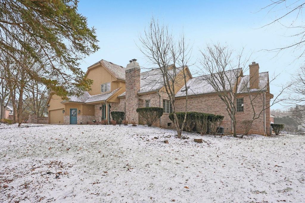 Photo of 4555 Edington LANE, Brookfield, WI 53045 (MLS # 1947207)