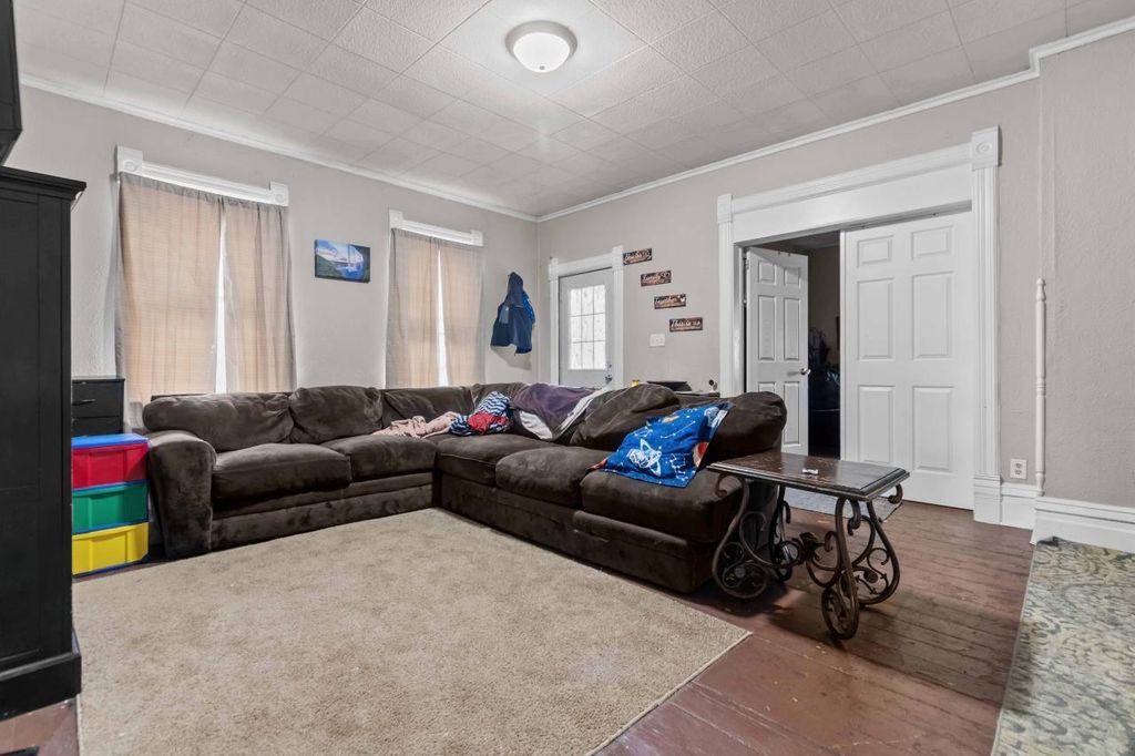 Photo of 326 W 6th AVENUE, Oshkosh, WI 54902 (MLS # 50323871)