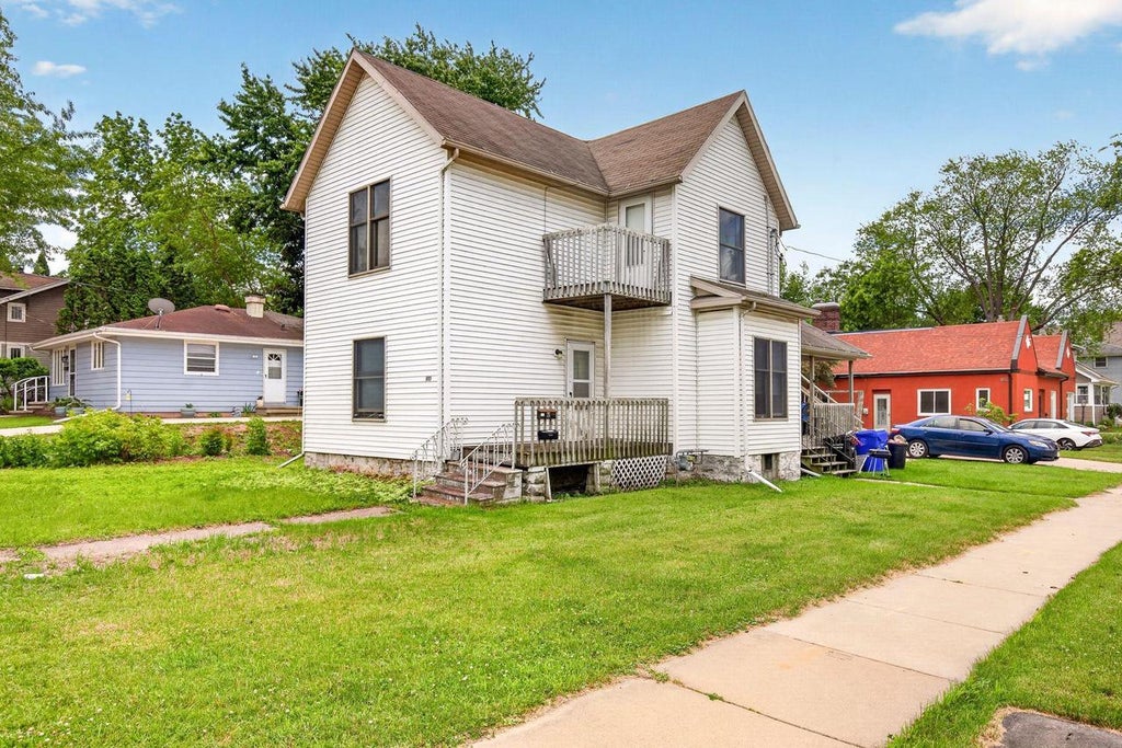 Photo of 603 S Memorial DRIVE, Appleton, WI 54914 (MLS # 50328107)