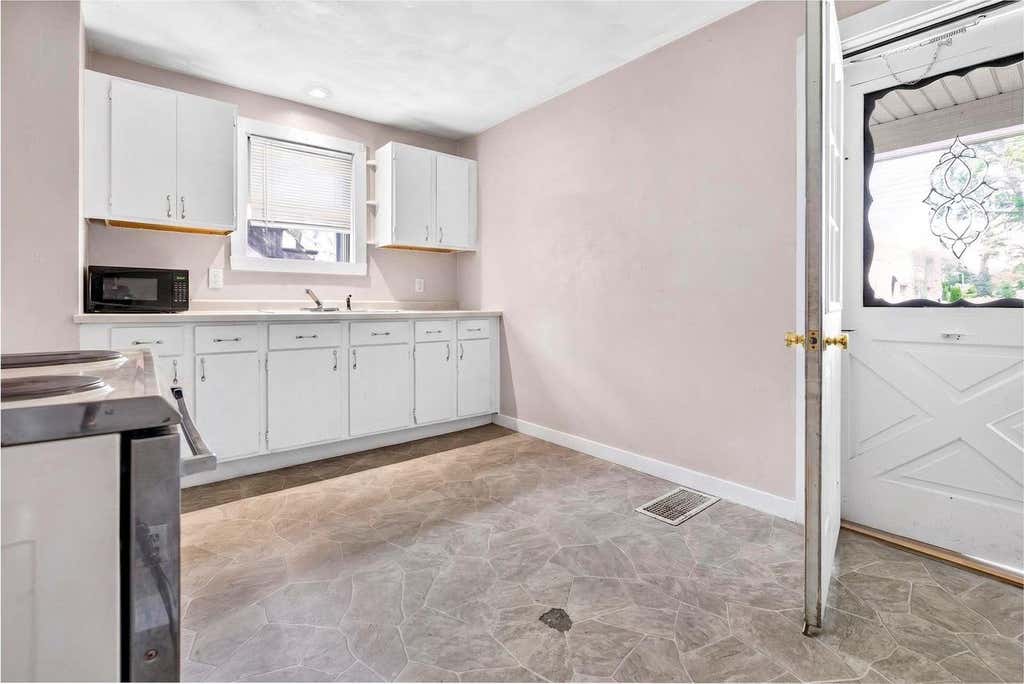 Photo of 603 S Memorial DRIVE, Appleton, WI 54914 (MLS # 50328107)
