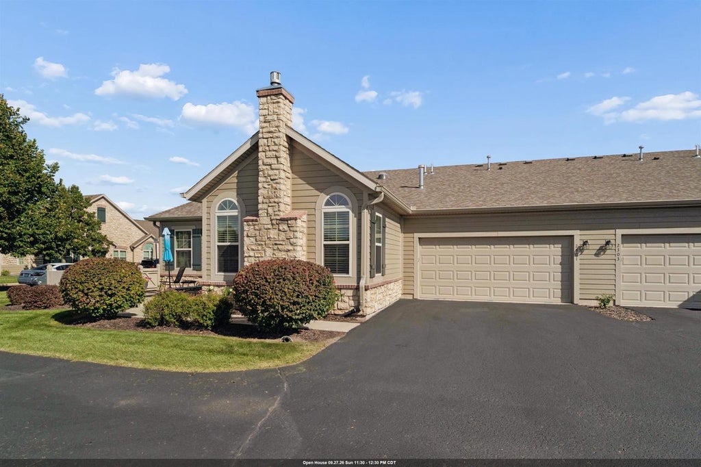 Photo of 2301 E Tuscany WAY, Appleton, WI 54913 (MLS # 50333242)