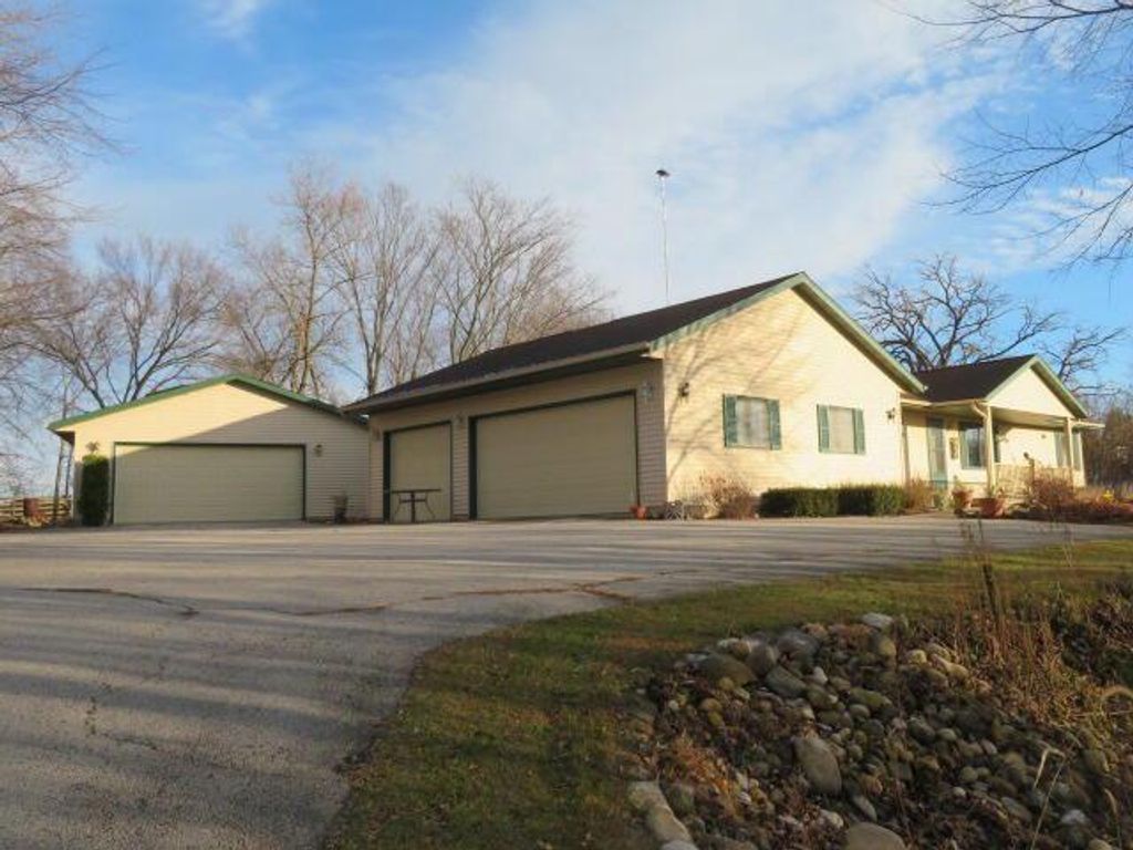 Photo of N8569 Ridge Creek ROAD, Elkhart Lake, WI 53020 (MLS # 1944729)