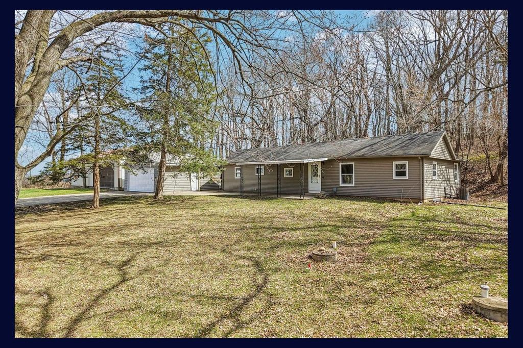 Photo of 5040 Crestview ROAD, Marshall, WI 53559 (MLS # 2020019)